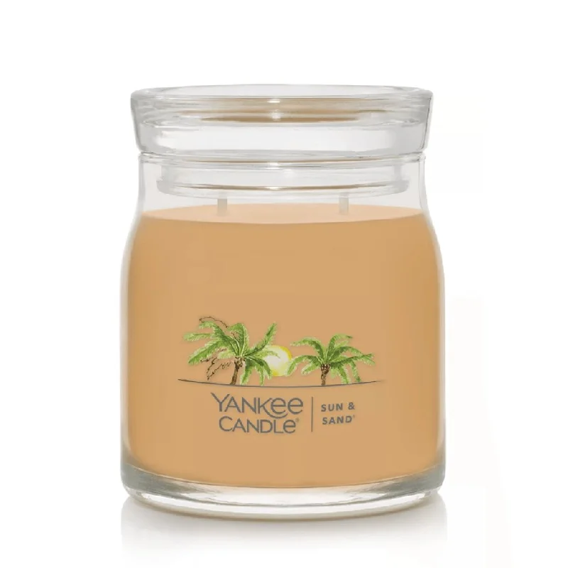 Yankee Candle : Signature Medium Jar Candle in Sun & Sand®